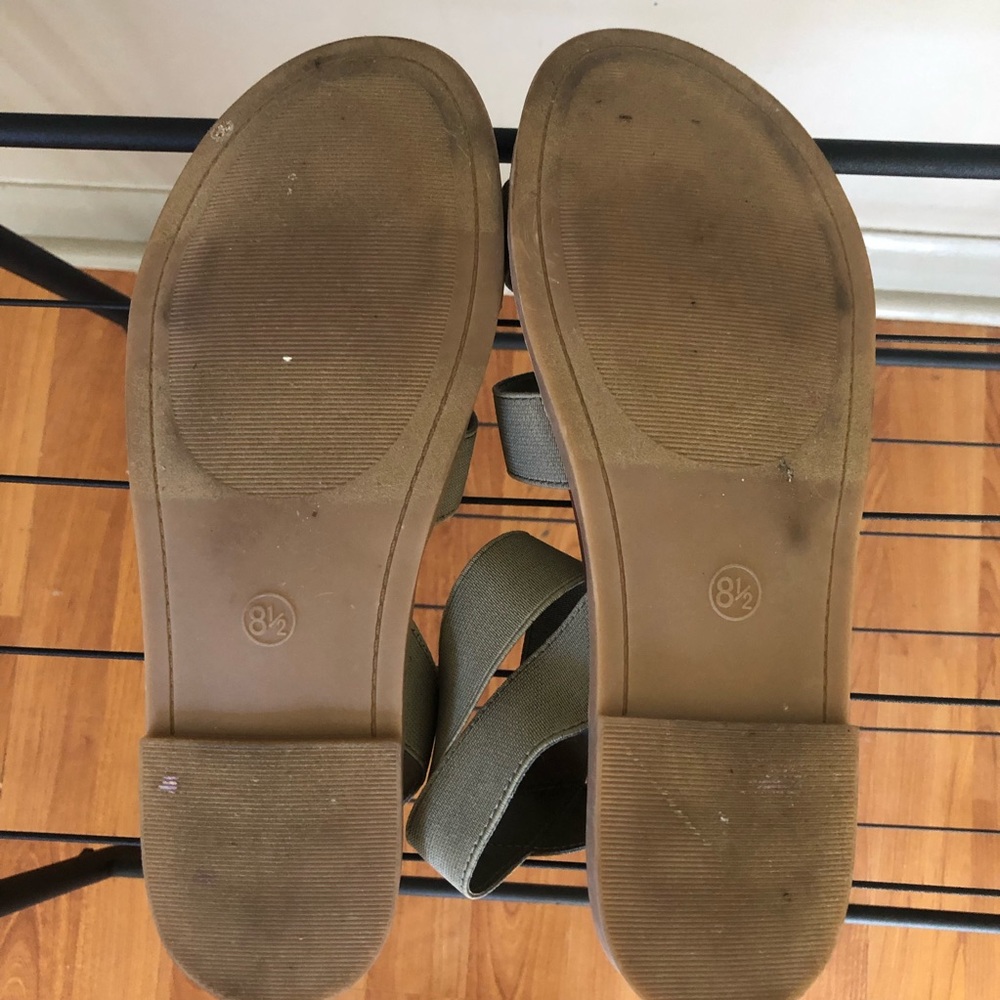 Universal Thread Sandals - Picture 4 of 4